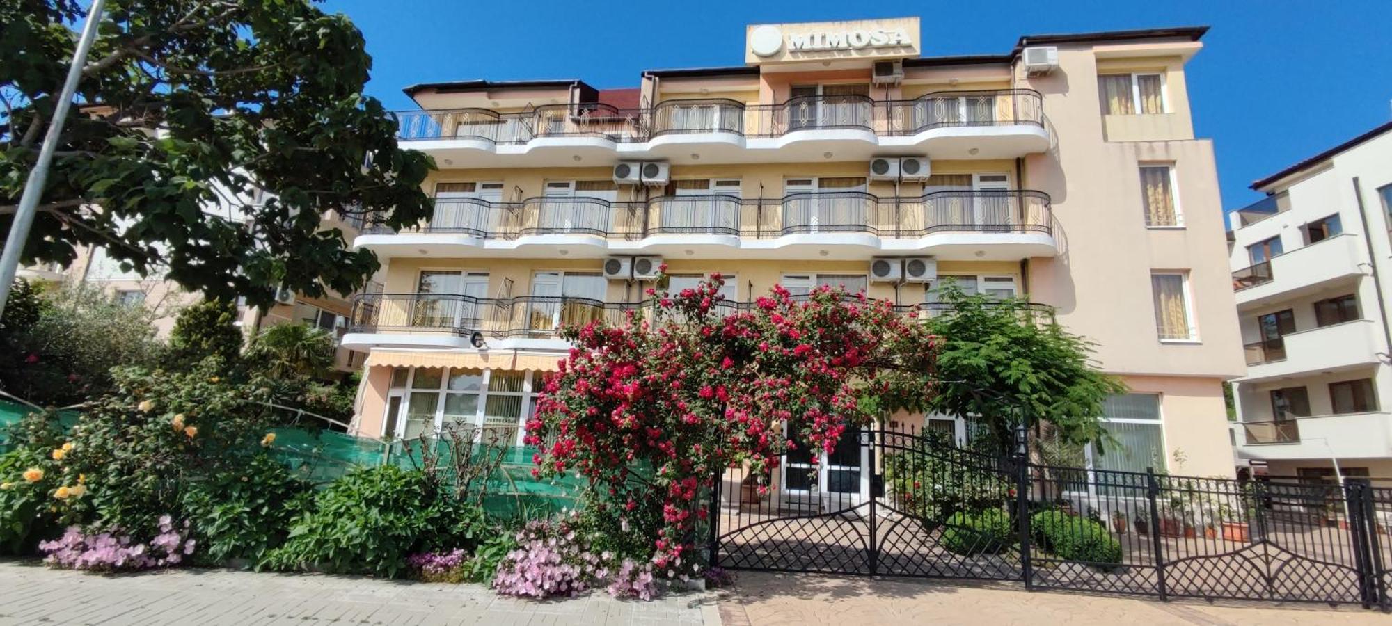Family Hotel Mimosa Tsarevo Exterior foto