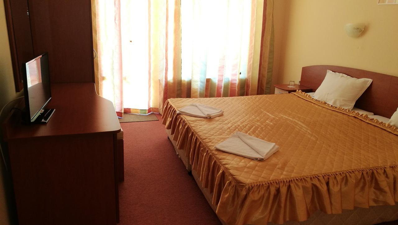 Family Hotel Mimosa Tsarevo Exterior foto
